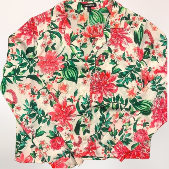 NWOT Express Beautiful Tropical 🌸🌴Floral Button Up Midriff Blouse SZ M - Picture 2 of 8